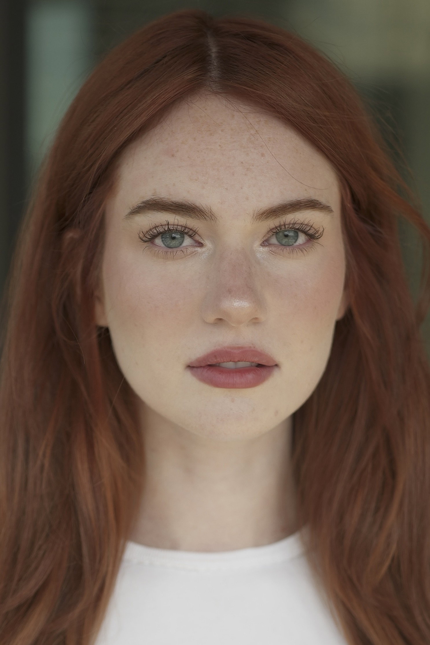 Kennedy Walsh as Girl in Lucid