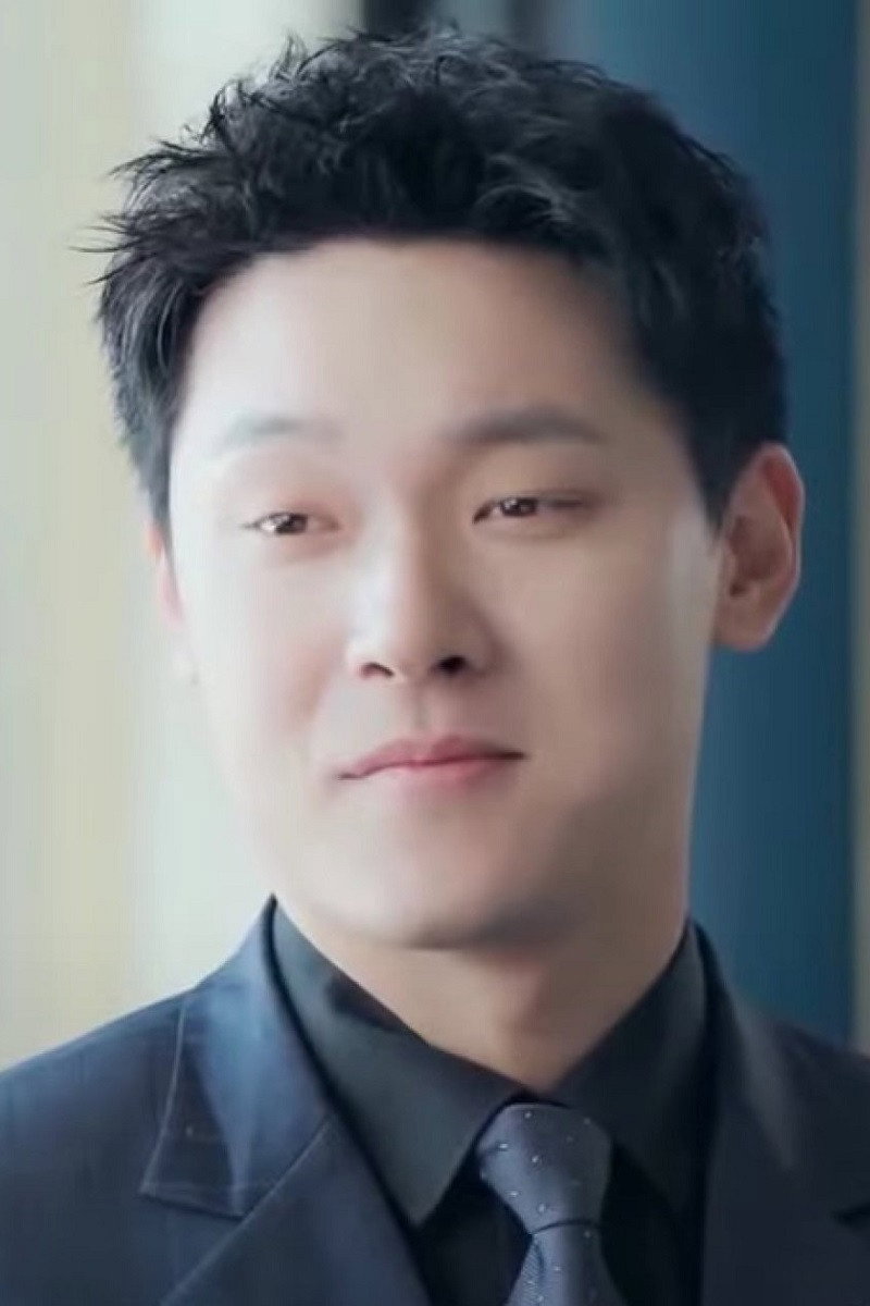 葛俊廷 as Fang Ye in Falling for You
