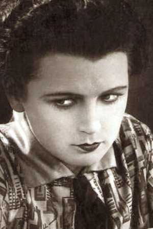 Hilde Maroff as Lissy in Mutterliebe