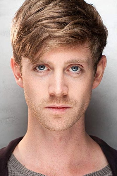 Felix Martinsson as David in Erin