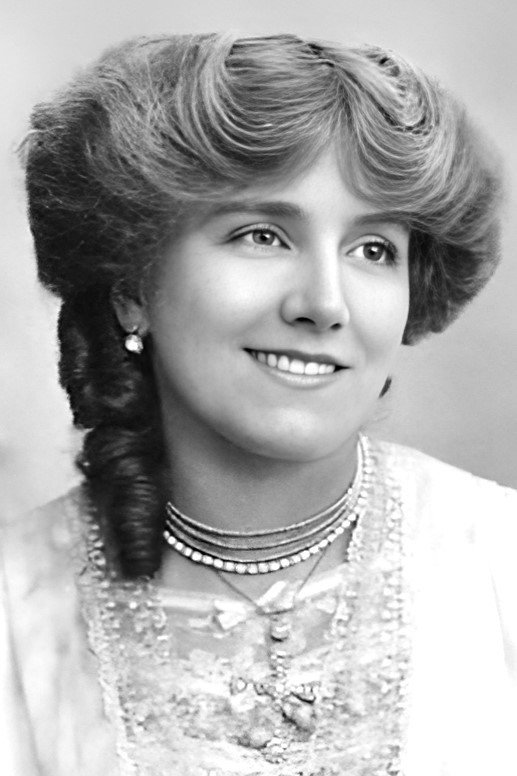 Ellaline Terriss as Lady Villiers in Blighty
