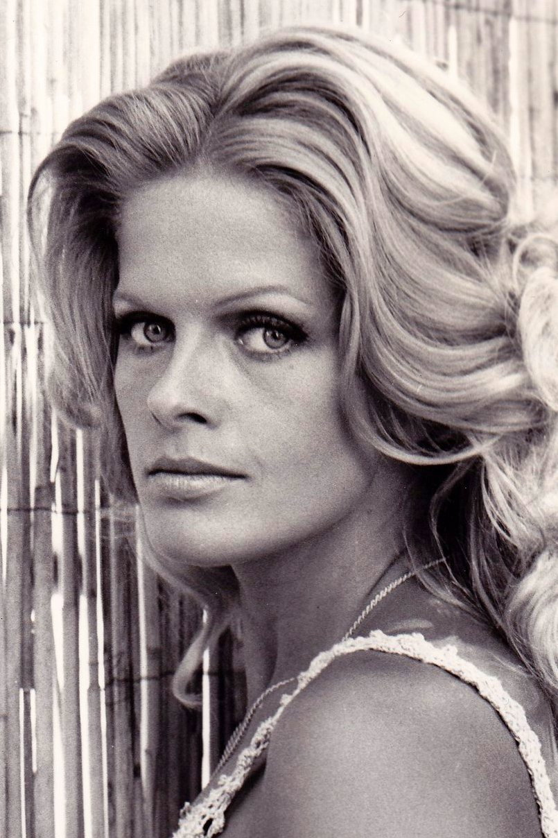 Karin Schubert as Eva in L'ammazzatina