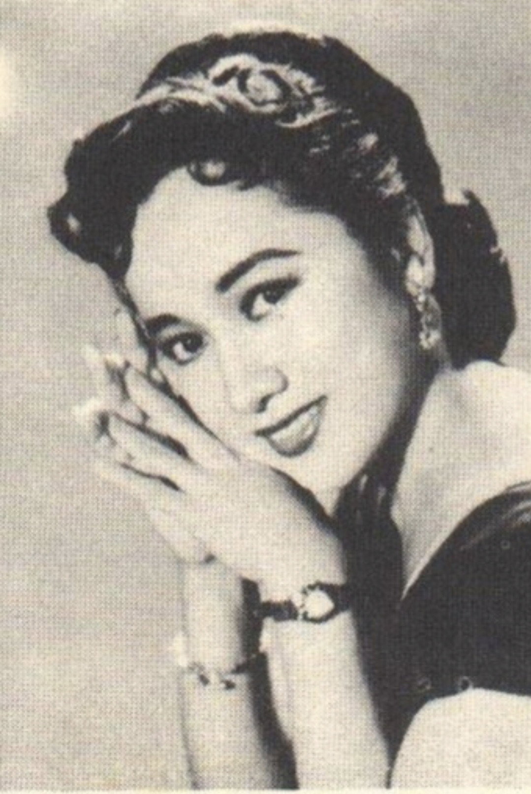 Olivia Cenizal as Tuding in Three Mothers, One Child