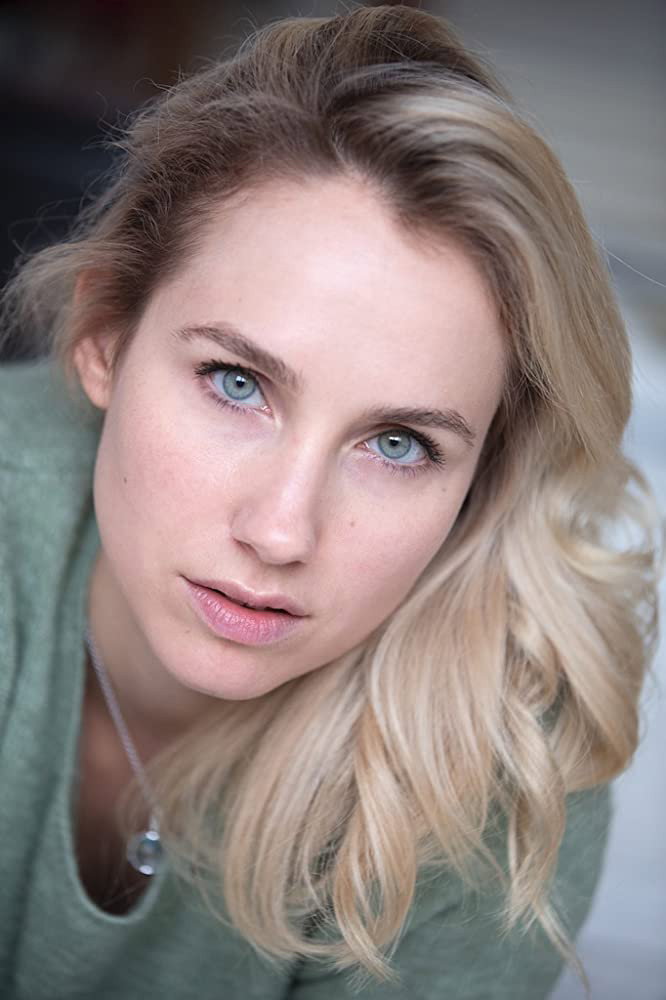 Sand Van Roy as Amanda in Indulgence