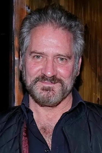 Leonardo Daniel as Jorge in La Duda
