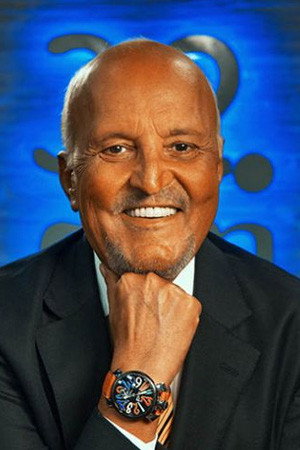 Mehmet Ali Birand as Self-Narrator in 12 Eylül