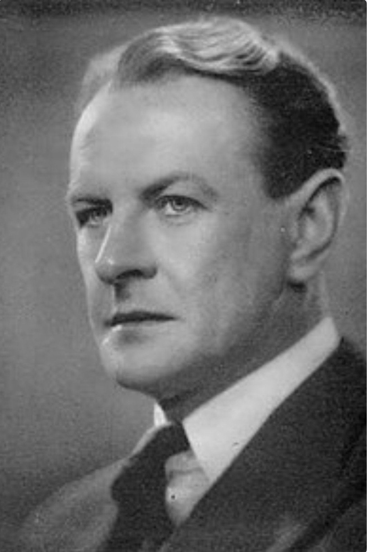 James Raglan as Rufus Machfield in Red Aces