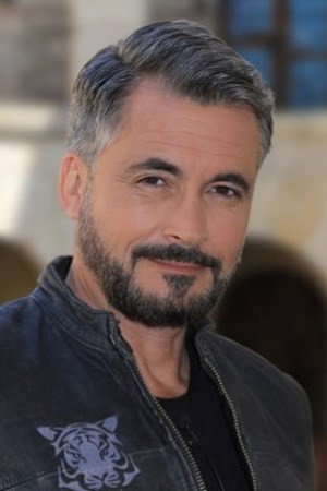 Olivier Minne as Mathieu Linder in À tort ou à raison