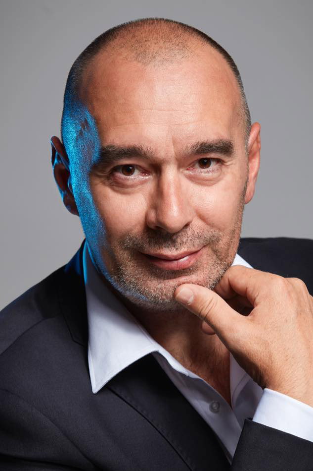 Jozef Novysedlák as páter Štefan Pongrác SJ in Narodení pre nebo