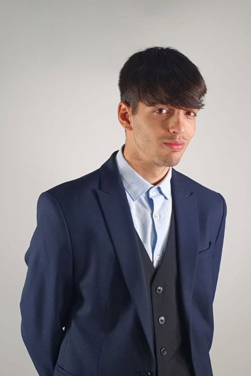 Alejandro Ranero as Daniel in Sin Señal