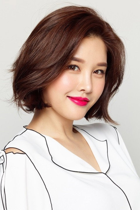 박은지 as Han Yoo-ra in Flower Grandpa Investigative Team