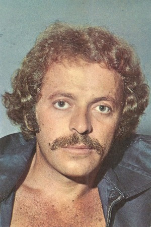 Carlos Vereza as Julião in Aritana