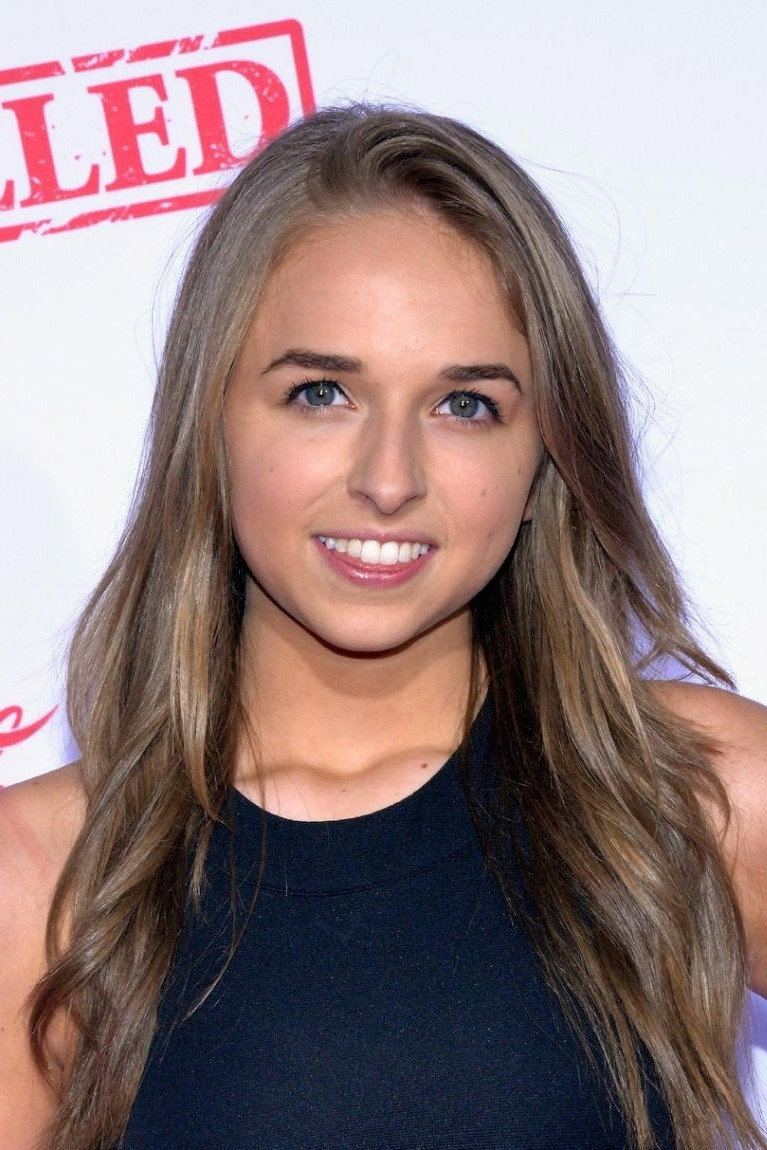Jenn McAllister as Andie Fixler in Foursome