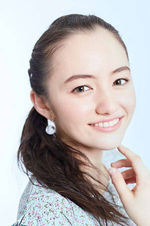アヤカ・ウィルソン as Rika Sobue in Hibiki