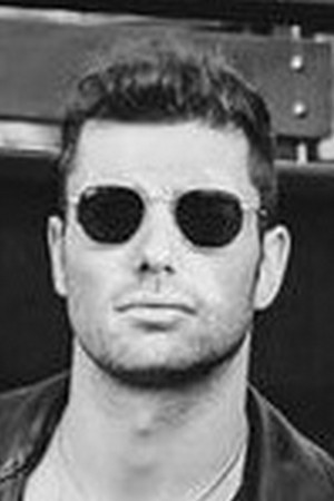 Jeffray Cold as Musicien/Chanteur in The Hangover Club - Liquid Sunshine
