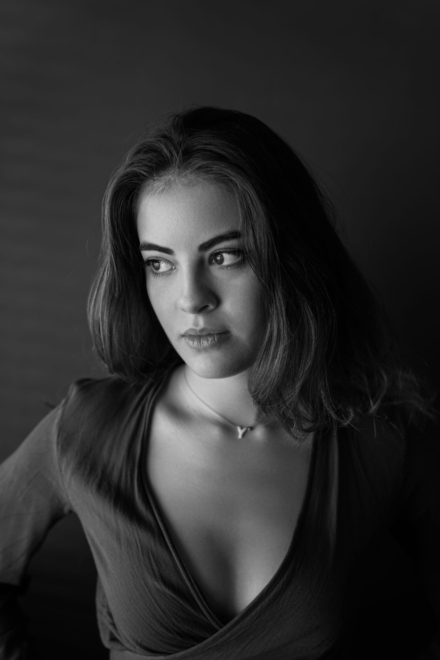 Yağmur Elif Seber as Asiye in Dem
