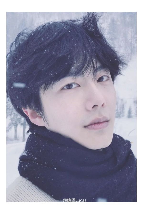 Yao Wang as Jun Yan in Hey, Your Big Business is Wonderful