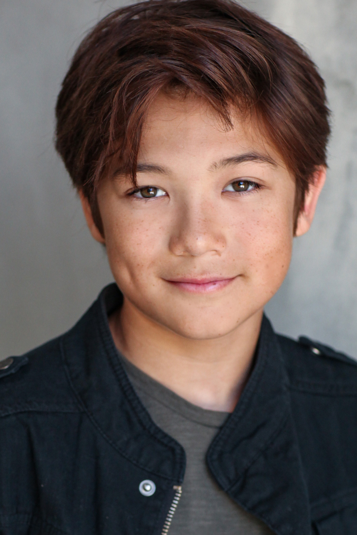 Ezra Dewey as Dylan Jacobs in The Djinn