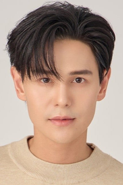 พรหมพิริยะ ทองพุทธรักษ์ as Saifah in Dangerous Romance
