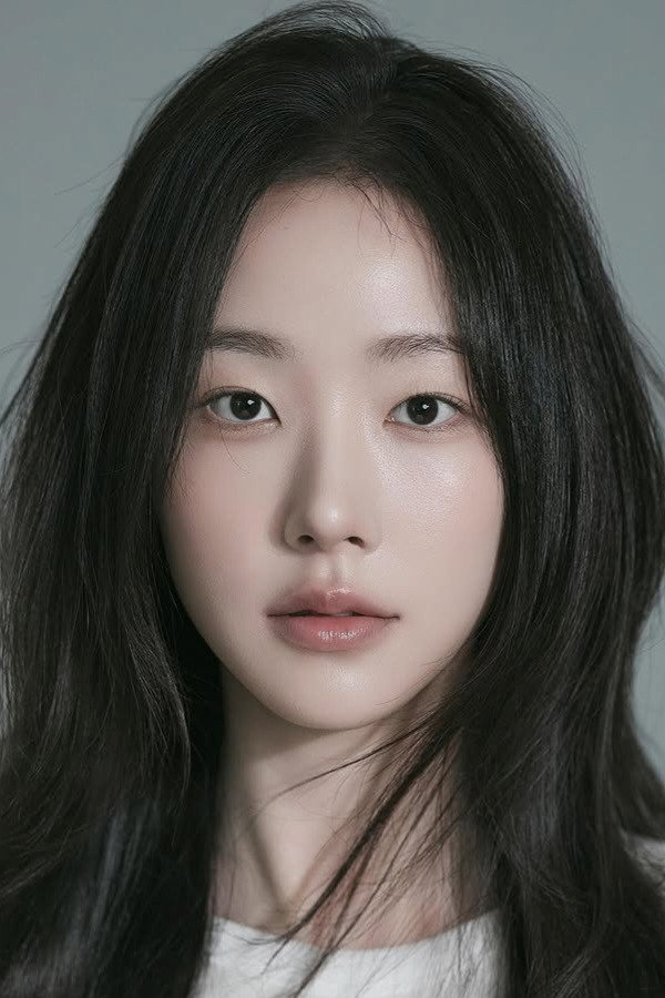 채원빈 as Han Ah-reum in My Lovely Boxer