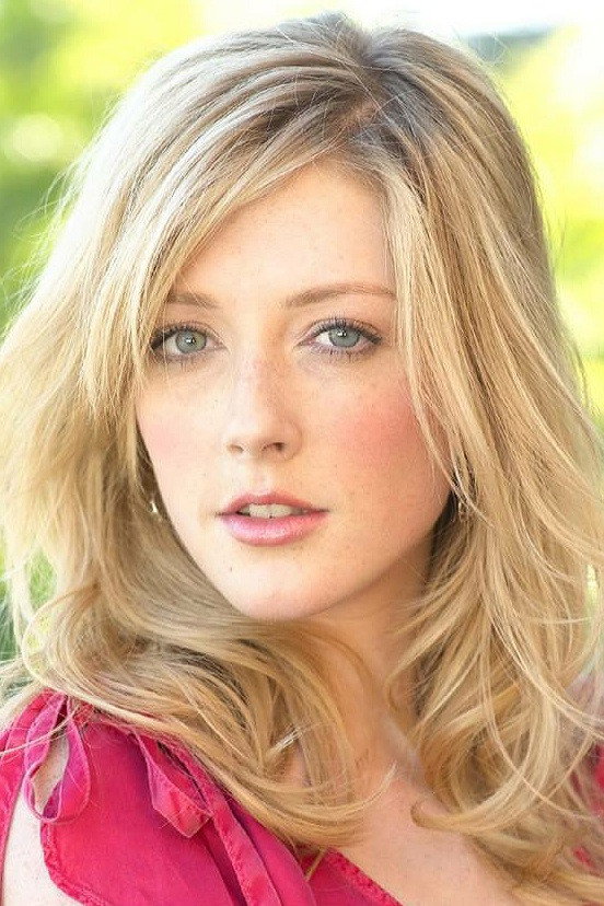 Jennifer Finnigan as Marni Fliss in Committed