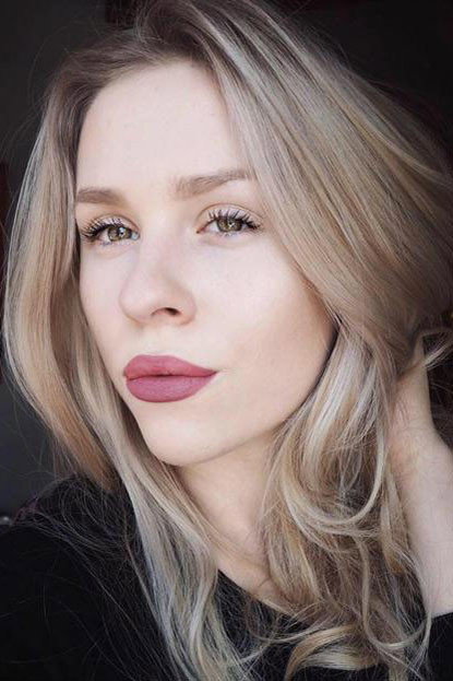 Mariana Prachařová as Tereza Krátká in Horákovi