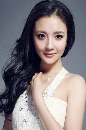 孙茜 as Song Qingling in Medium Impact