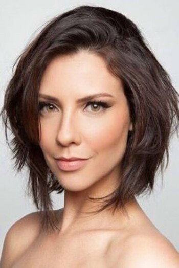Camila Rodrigues as Sera in A Vida de Jó