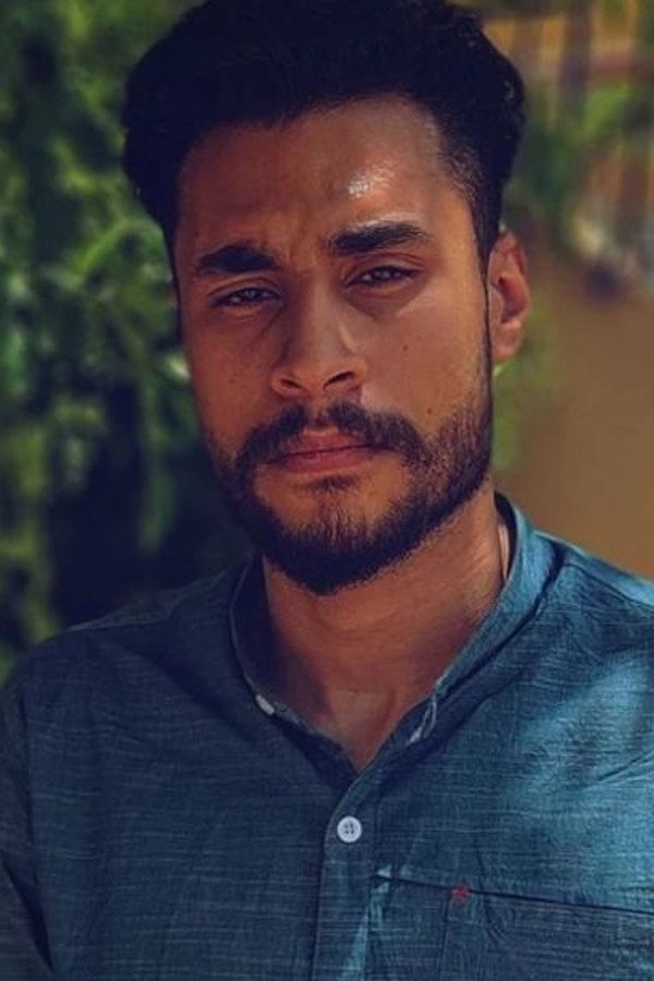 Anas Soliman as مصطفي in Aftershocks