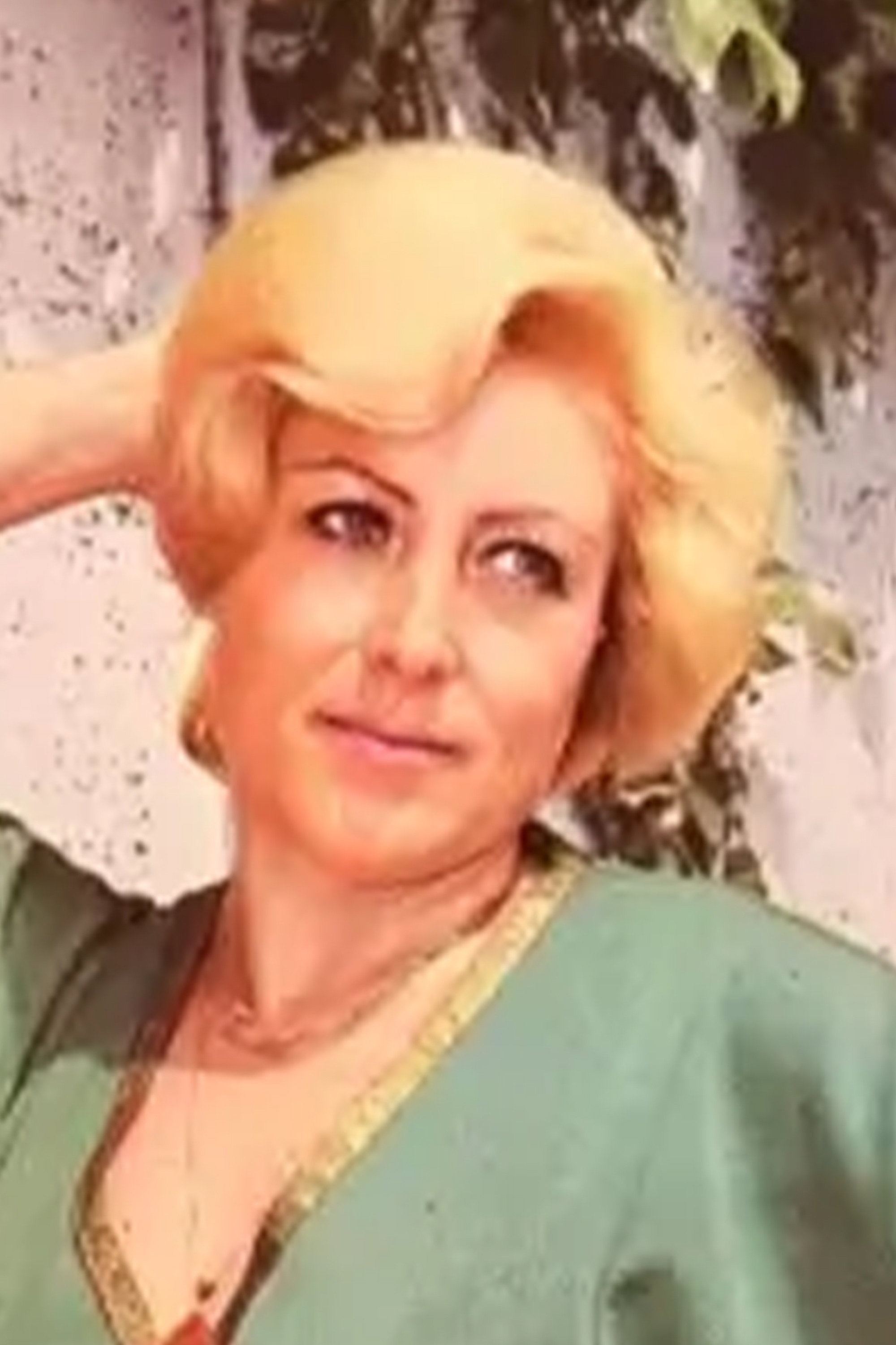 Tennur Solak as Şıngırdak Şadiye in Şıngırdak Şadiye
