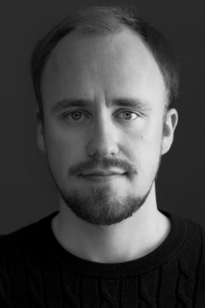 Raphael von Blumenthal as Simon in Windscreenwiperman