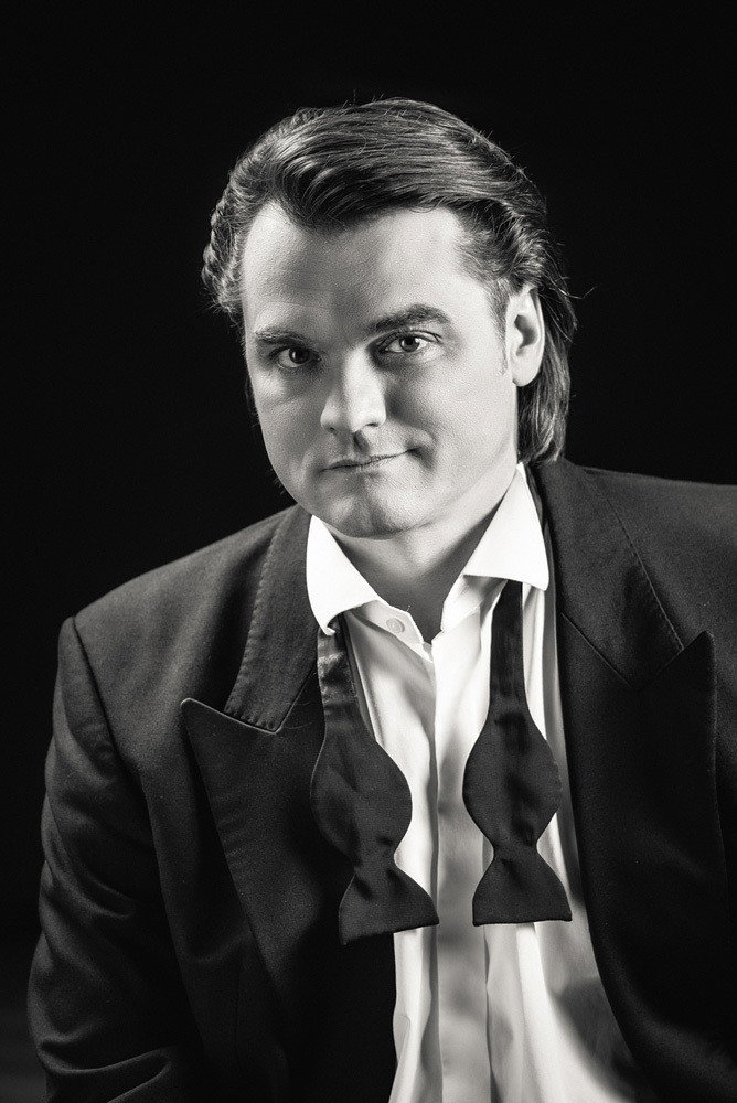 Artis Robežnieks as Anna's father in Anna LOL