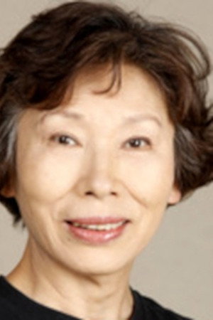 田根楽子 as Kimiko Ito in The Milkwoman
