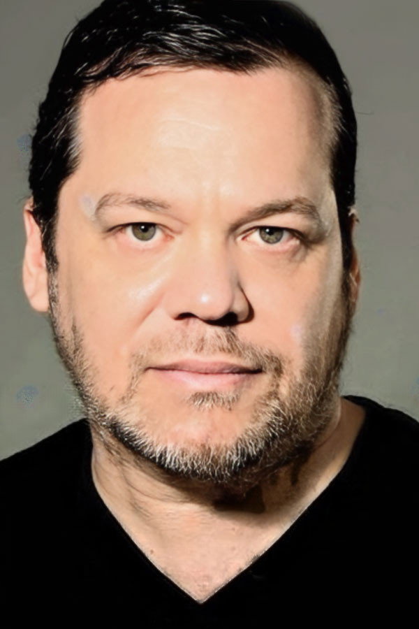 Emiliano Kaczka as Rolo in Clave de sol