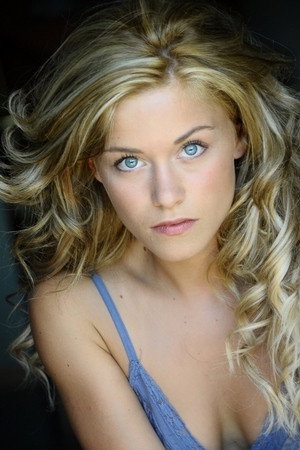 Alice Bellagamba as Isabella in Welcome Home