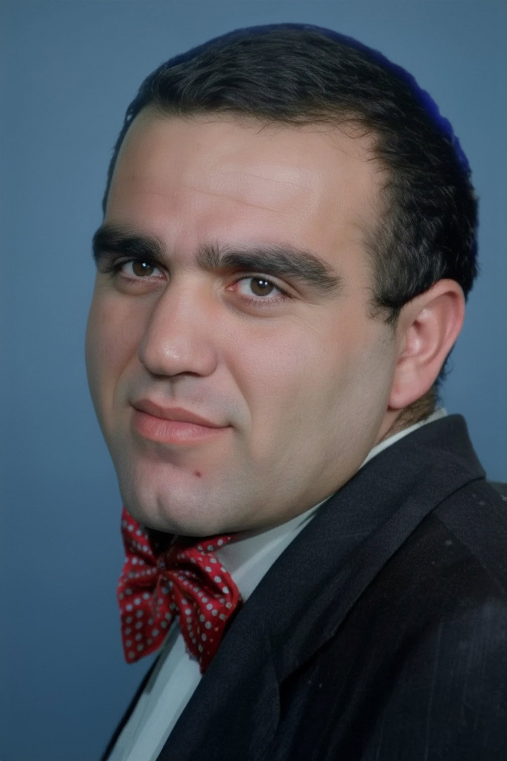 Yadigar Ejder as Sabri'nin Adamı in Fake Gangster