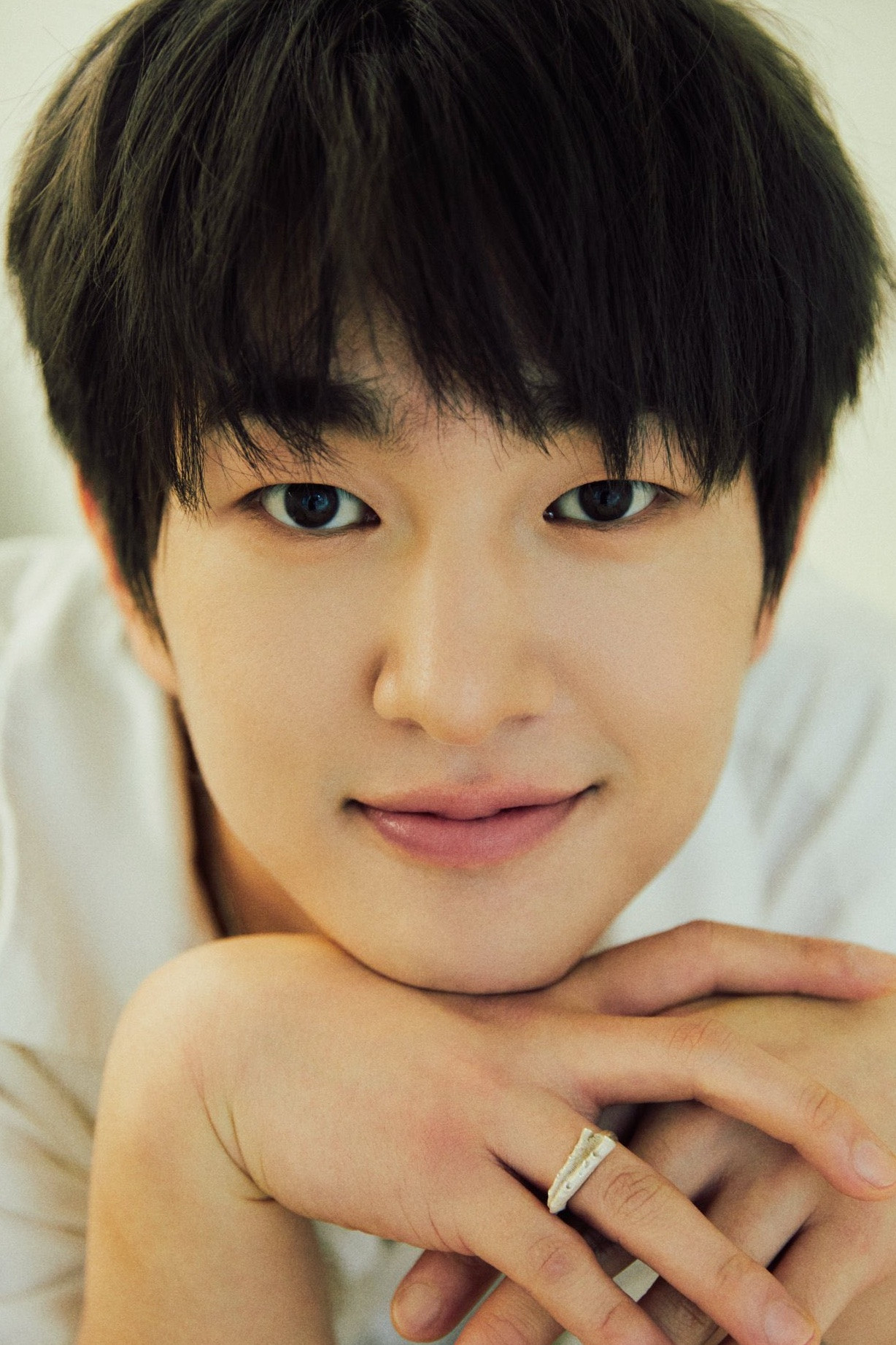 온유 as Lee Chi-hoon in Descendants of the Sun
