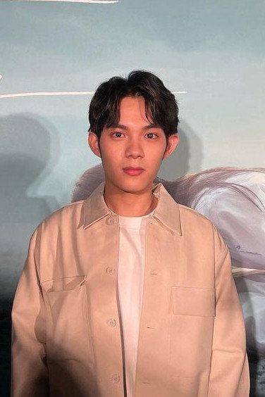 Yen-Cheng Li as Tuzi in Little Blue