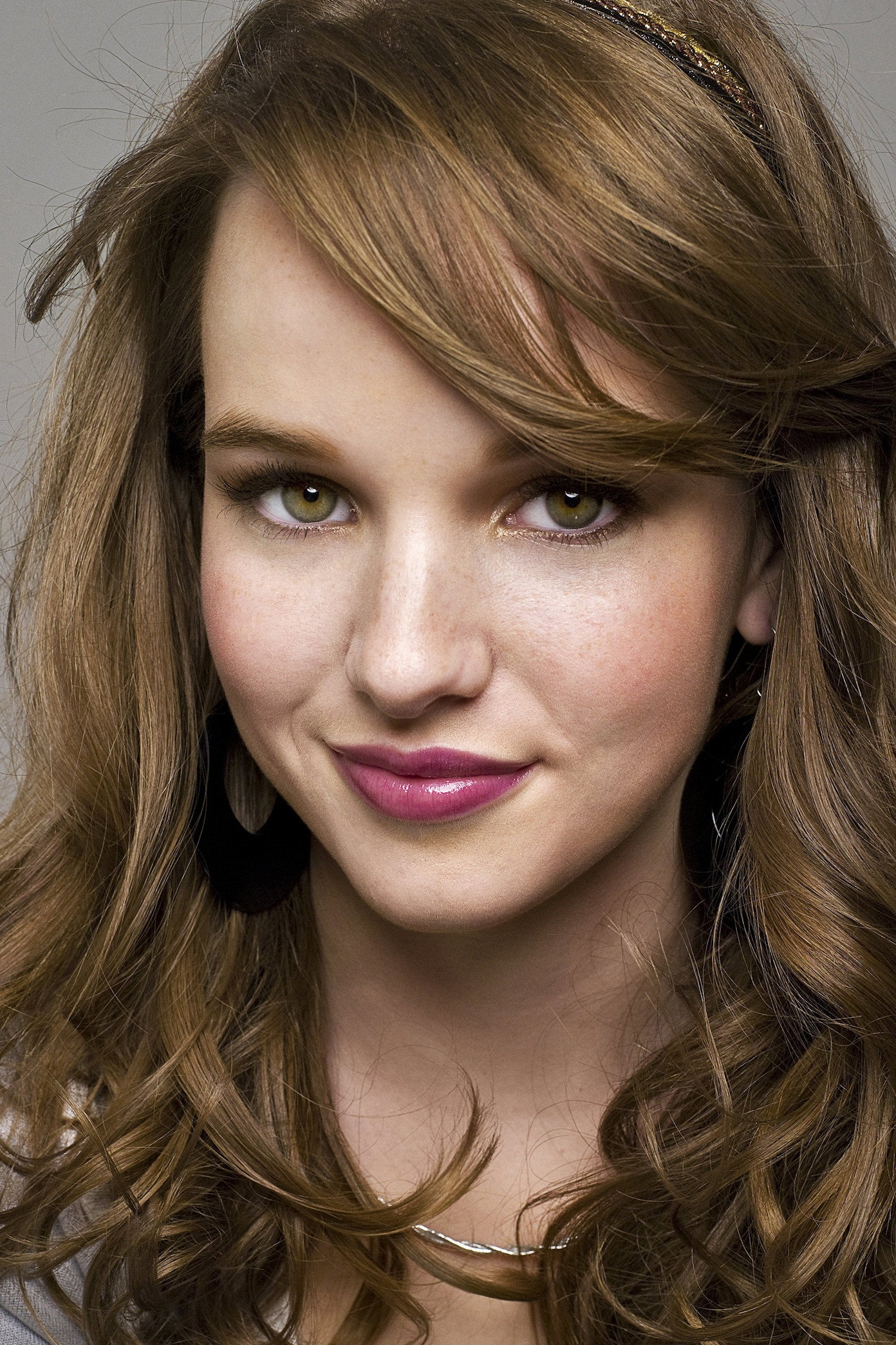Kay Panabaker as Daphne Nicole Powell in No Ordinary Family