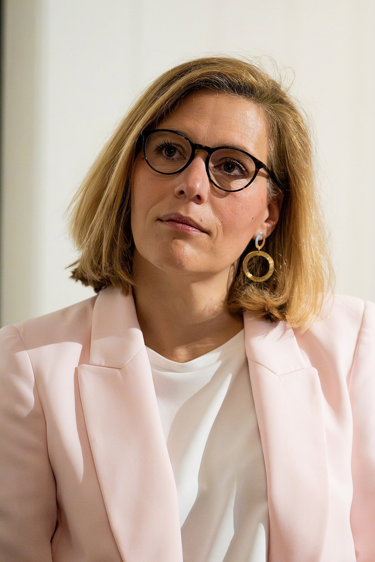 Ine Van Wymersch as Procureur Ine Van Wymersch in Face au juge