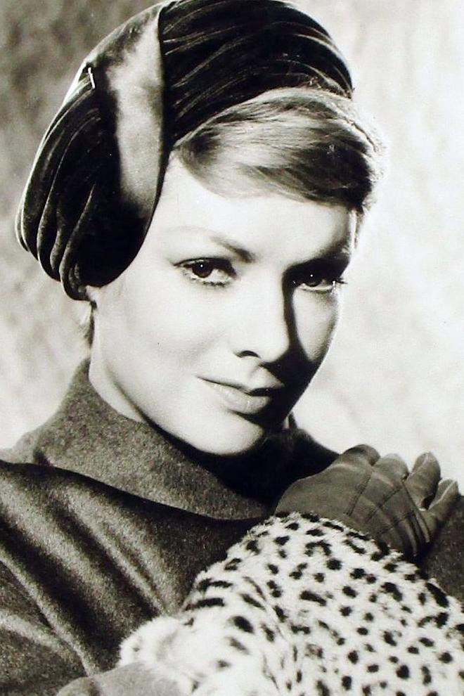 Ruth Leuwerik as Konsulin Buddenbrook in Buddenbrooks