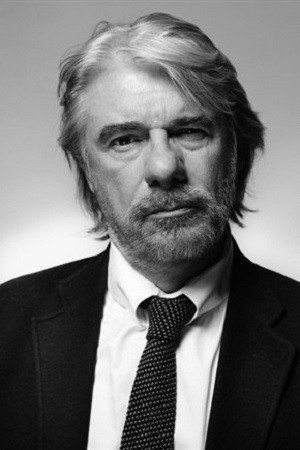 Ricky Tognazzi as Peter O'Hara in L'isola dei segreti - Koré