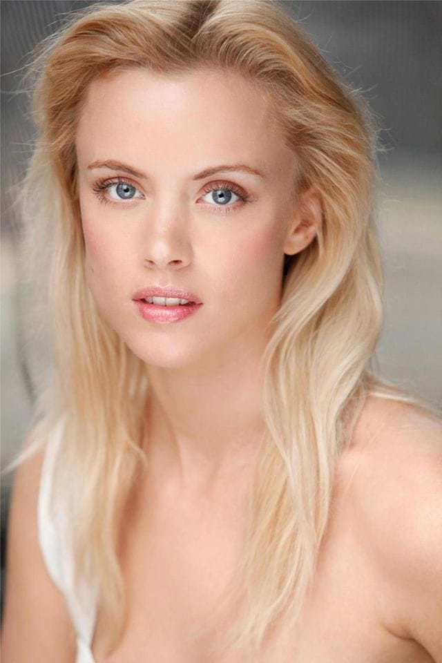 Amanda Renberg as Alicia in Miséria