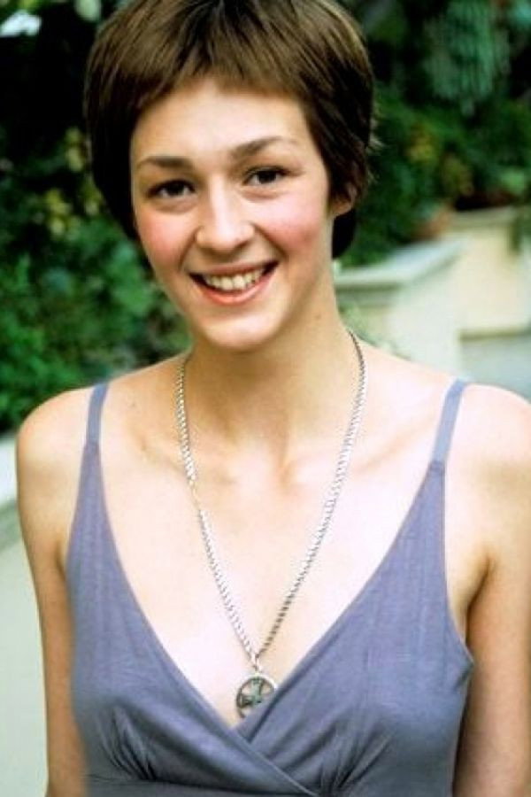 ნინო (ნუცა) კუხიანიძე as Annie in The Summer of Frozen Fountains