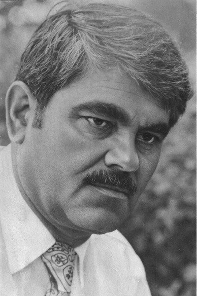 Gurmindzh Zavkibekov as Mirzokhur in Youth's First Morning