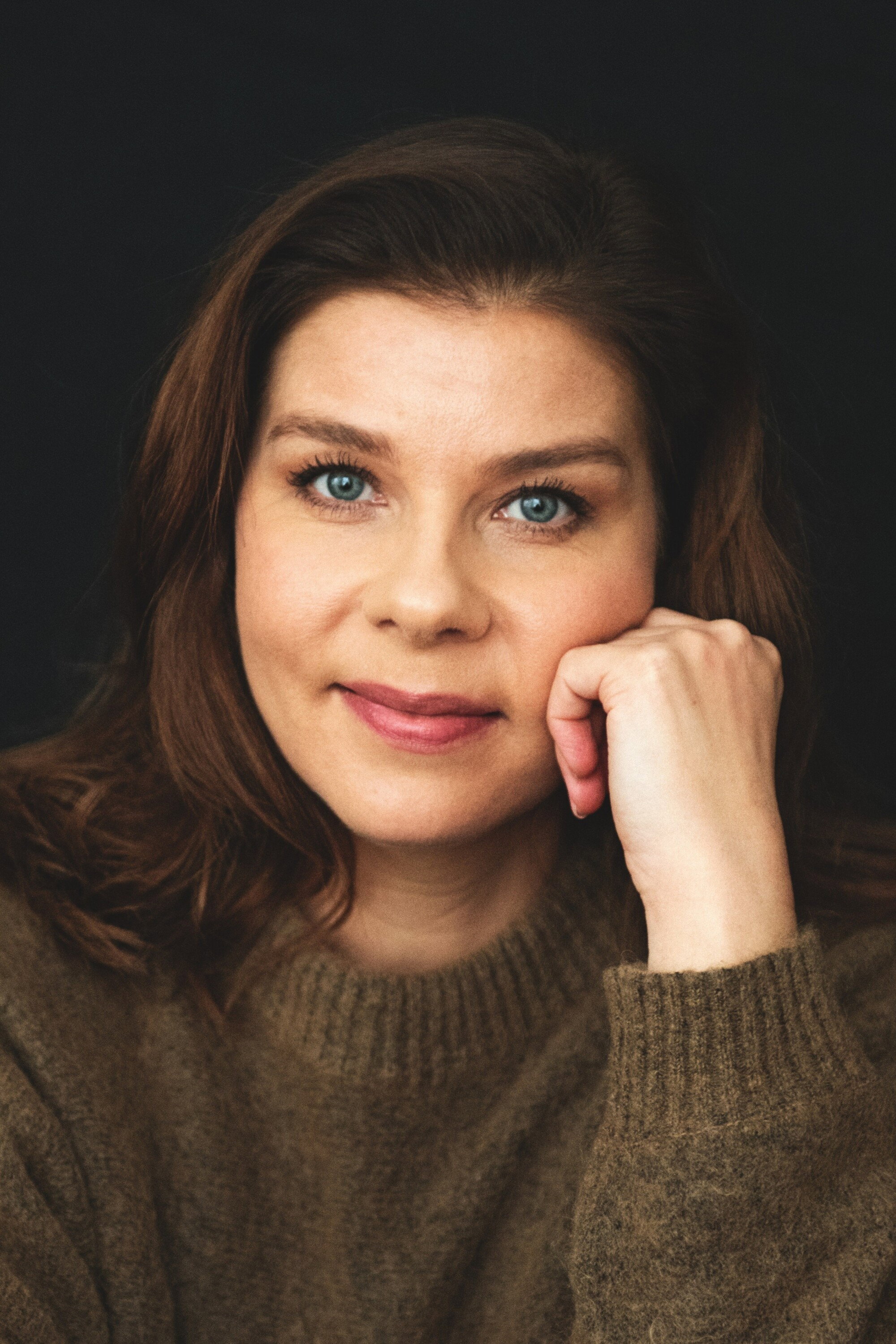 Armi Toivanen as Sanna Manner in 21 Ways to Ruin a Marriage