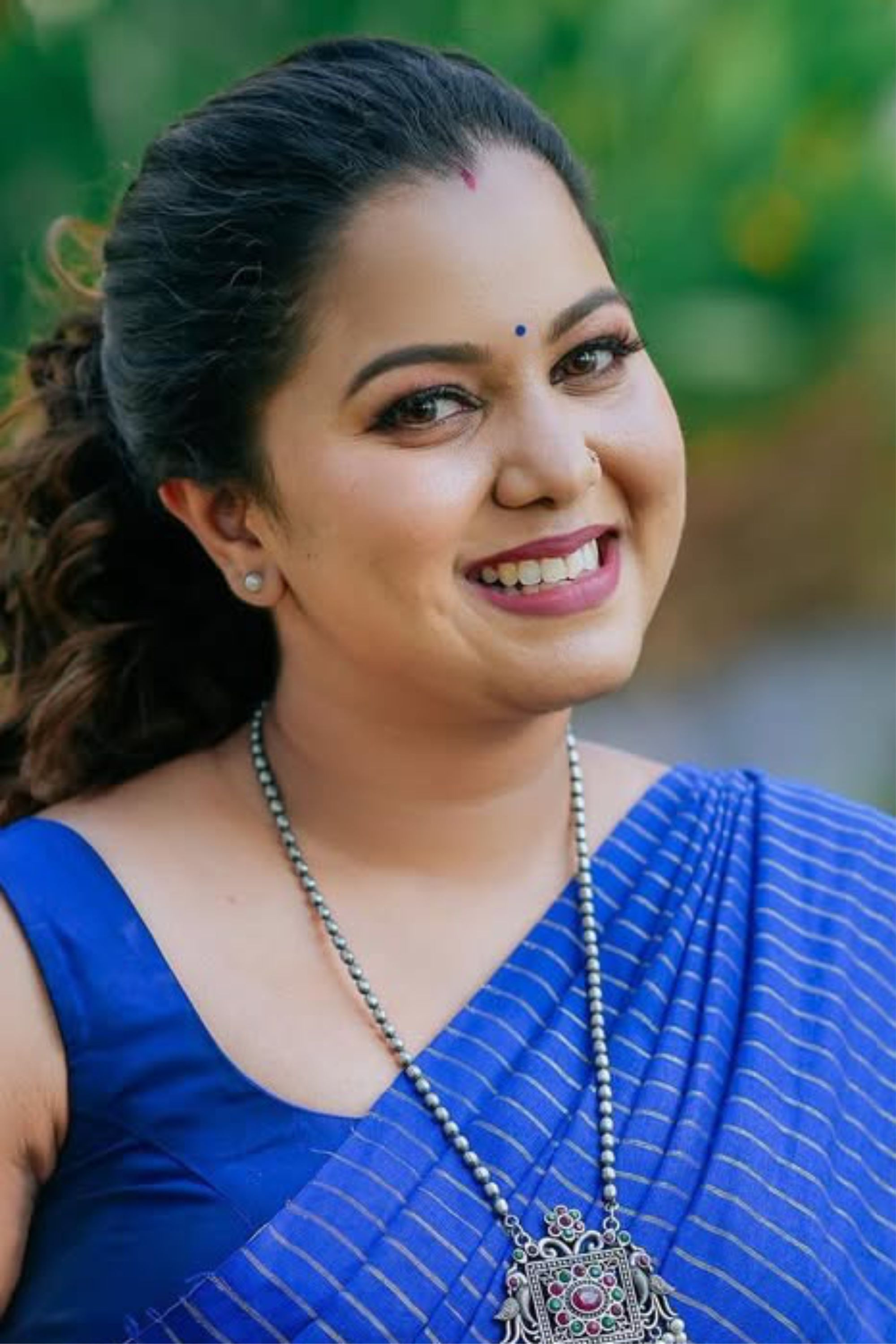 Sruthy Suresh as Pooja (Brother's Girlfriend) (Geethu Unchained) in Freedom Fight