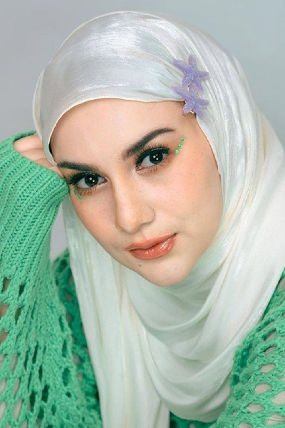 Irish Bella as Alisa in Kembang Kantil