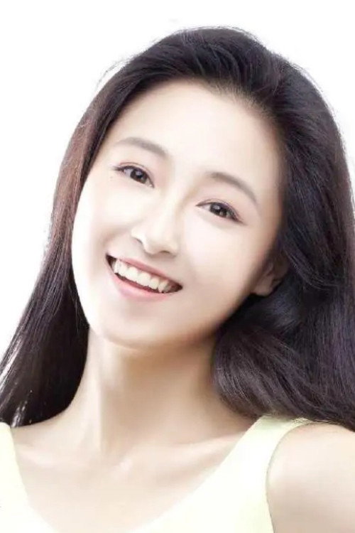 艾佳妮 as Xiao Niangao in Holding On to Your Heart Is the Only Way