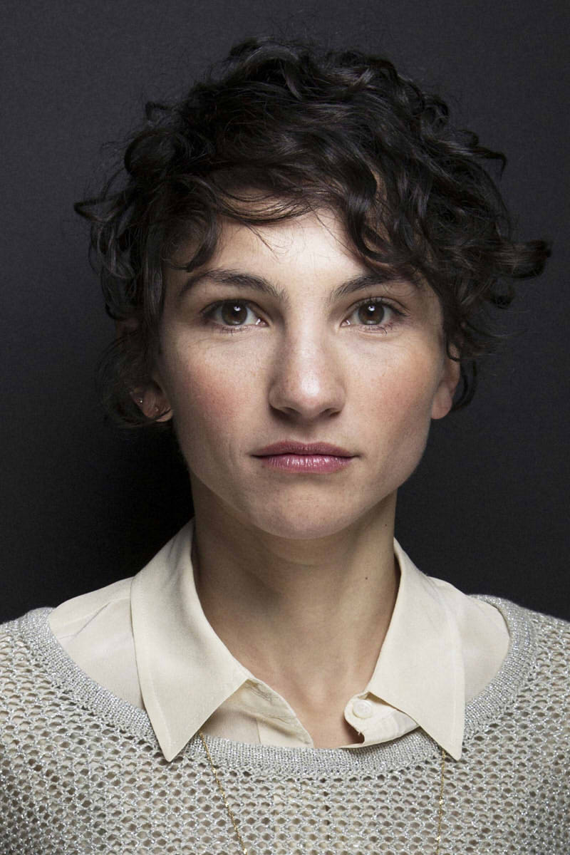 Manuela Martelli as Amanda Carrera in Feroz